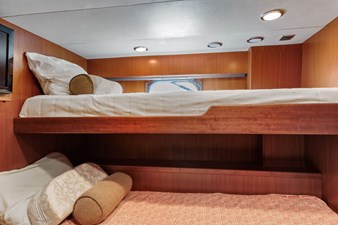 SEA GRACE 48 Crew Quarters