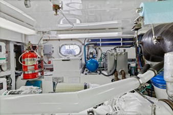 SEA GRACE 53 Engine Room