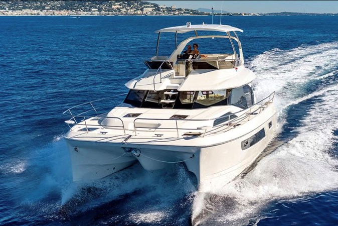 2020 Aquila 44 MY Power CATAMARAN - No Tan Lines