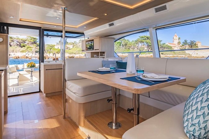2020 Aquila 44 MY Power CATAMARAN - No Tan Lines
