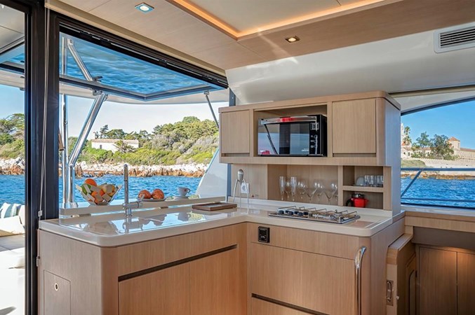 2020 Aquila 44 No Tan Lines Screenshot 2023-09-15 at 2.42.42 PM