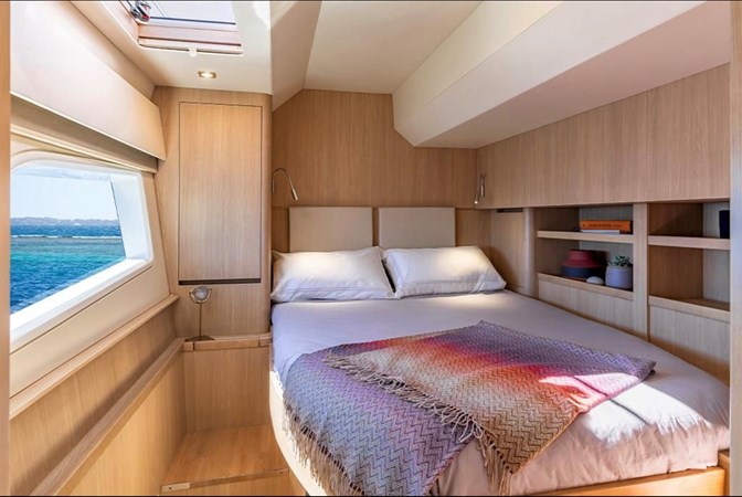 2020 Aquila 44 MY Power CATAMARAN - No Tan Lines