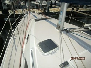 Mintaka 9 9_2803144_28_catalina_foredeck