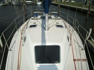 Mintaka 10 10_2803144_28_catalina_foredeck_aft