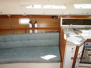 Mintaka 27 27_2803144_28_catalina_salon_starboard