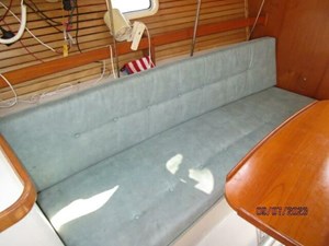 Mintaka 28 28_2803144_28_catalina_salono_port_seating