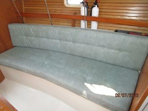 Mintaka 29 29_2803144_28_catalina_salon_starboard_seating