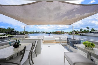 GG 30 Bridge Deck Aft with Sun Pad