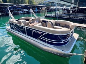 2023 Sylvan Mirage 822 LZ NLSQ Boat SYLVAN 22' 10