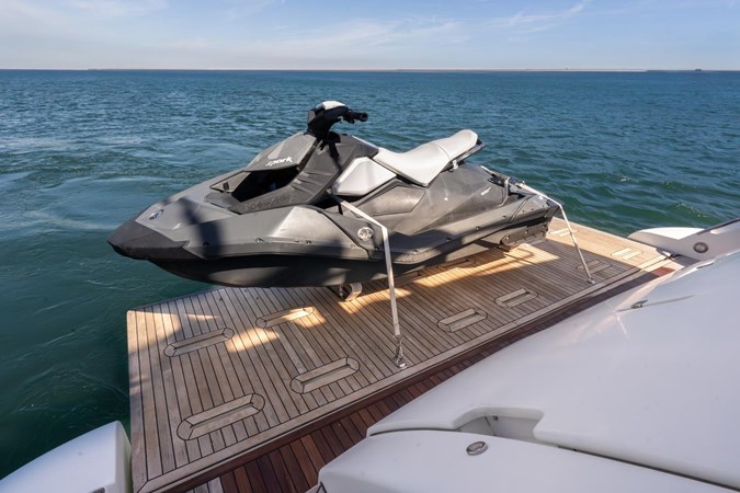 Azimut 64 2013