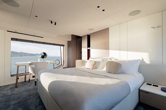 AZIMUT GRANDE 26 M 13 G26M-Owner-Suite-1_Low-res-1