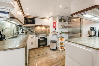 Sea Belle-2305-044-galley-min