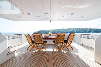 Sea Belle-2305-046-deck-min