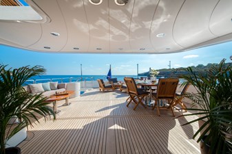 Sea Belle-2305-052-deck-min