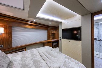 COOL CHANGE 28 Forward Stateroom