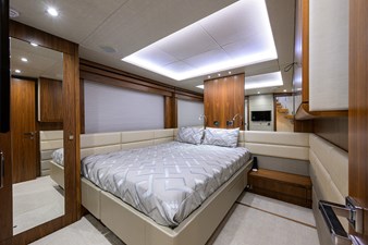 COOL CHANGE 32 Starboard Guest Stateroom