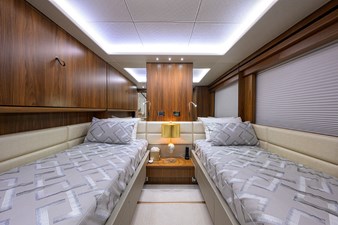 COOL CHANGE 38 Port Guest Stateroom