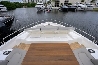 COOL CHANGE 54 Fore Deck