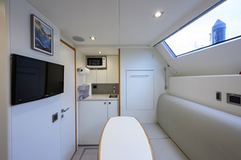 COOL CHANGE 62 Crew Quarters