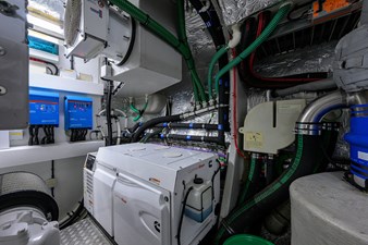 COOL CHANGE 69 Engine Room