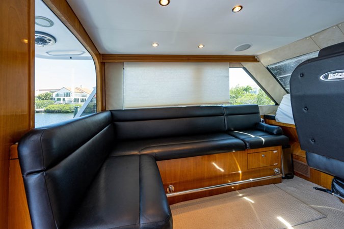 _enclosed_flybridge_13