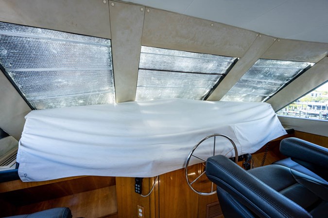 _enclosed_flybridge_15