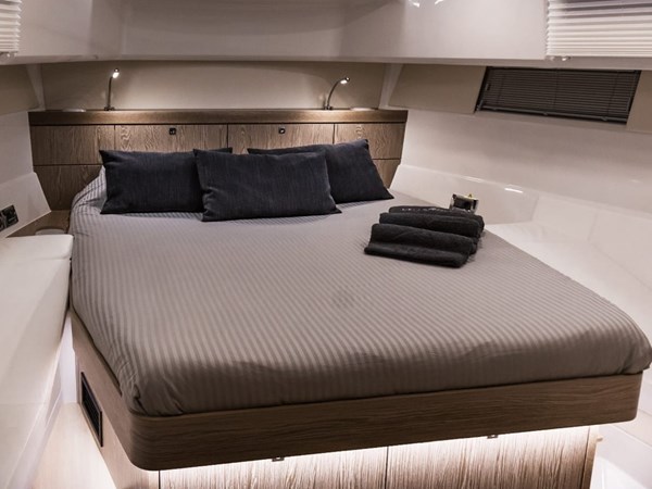 003a01a9-e770-4fdd-9b38-9a52101c7510-large