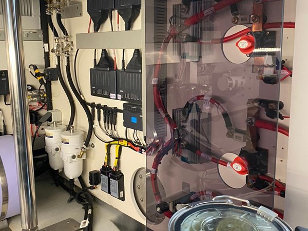 58e4bd92-fa7a-436f-b0f6-3019b4662e6b-large