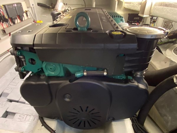 024e34e8-72c6-4976-ac0f-5288be112e6d-large