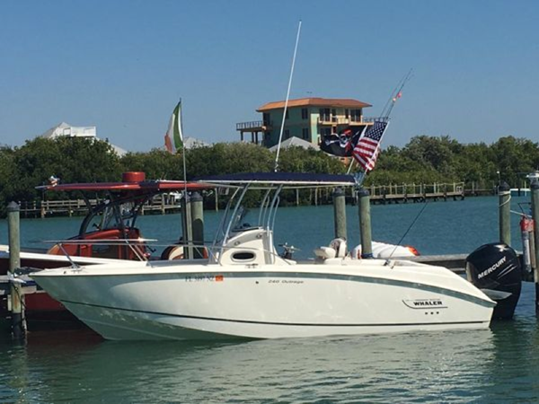 2007 BOSTON WHALER 240 OUTRAGE