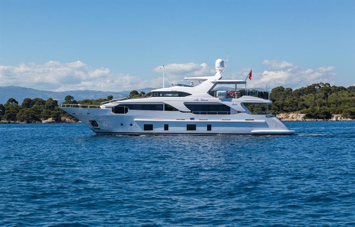 Benetti Delfino 93 2014