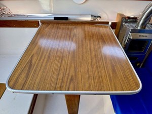 1973 Tanzer 22 Sloop 5 Tanzer 22 Sloop - Saloon Table