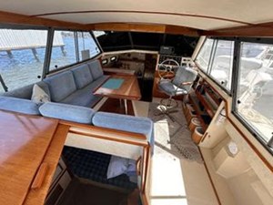 1981 Bayliner 3270 Explorer 1 Bayliner 3270 Explorer - Looking Forward