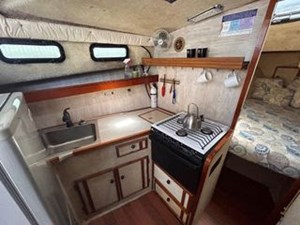 1981 Bayliner 3270 Explorer 3 Bayliner 3270 Explorer - Galley