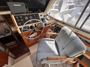 1981 Bayliner 3270 Explorer 10 Bayliner 3270 Explorer - Helm