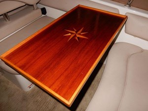 2003 Larson 274 Carbrio Express Cruiser 6 Salon Table
