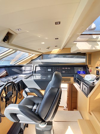 -2009 Ferretti Yachts Custom Line CL 97