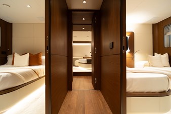 X90 FAST - brand new - never used 34 X90 Fast guest cabin