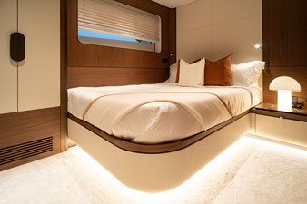 X90 FAST - brand new - never used 35 X90 Fast Guest cabin
