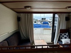 Uniflite 32 Sport Sedan - Looking Aft