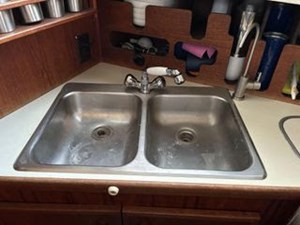 Uniflite 32 Sport Sedan - Galley