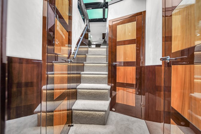 9101351_20231025124930942_1_XLARGE