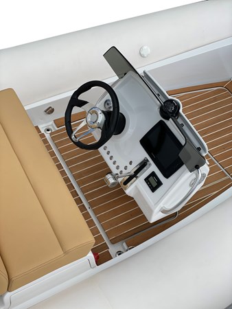 Diesel 15 white console