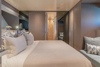 HARD 8  20 Sanlorenzo SX88 VIP Cabin
