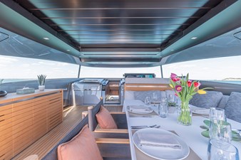 HARD 8  25 Sanlorenzo SX88 Flybridge