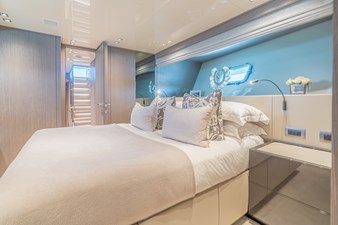 HARD 8  21 Sanlorenzo SX88 VIP Cabin