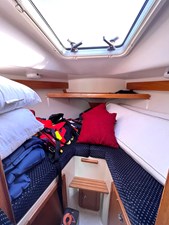 ONEIDA 36 V-berth  IMG_1766