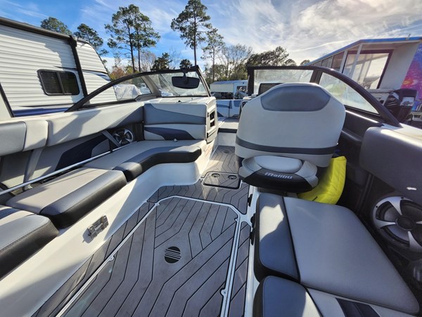 9193903_20240112115653715_1_XLARGE