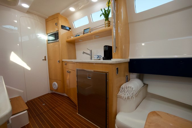 Galley - AUDACIOUS 47’ (14.33m) Intrepid, 475 Panacea, 2016