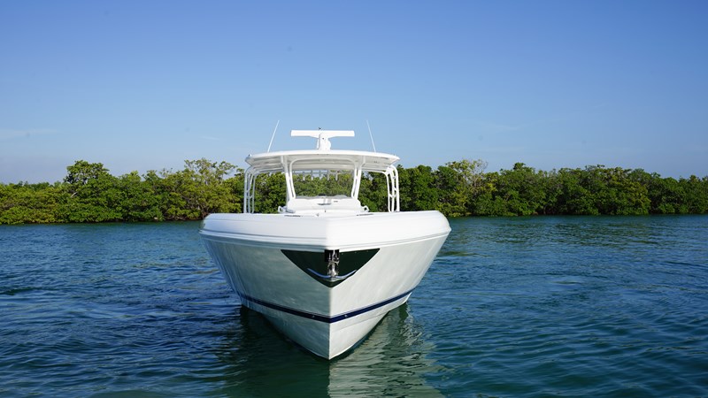 Bow Anchor - AUDACIOUS 47’ (14.33m) Intrepid, 475 Panacea, 2016